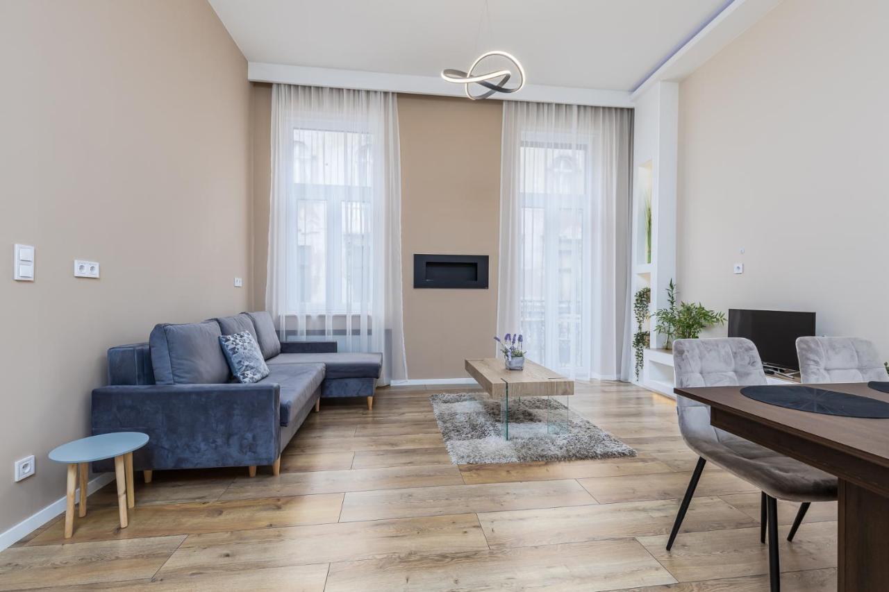 Csengery Deluxe Home With Balcony Budapest Eksteriør billede