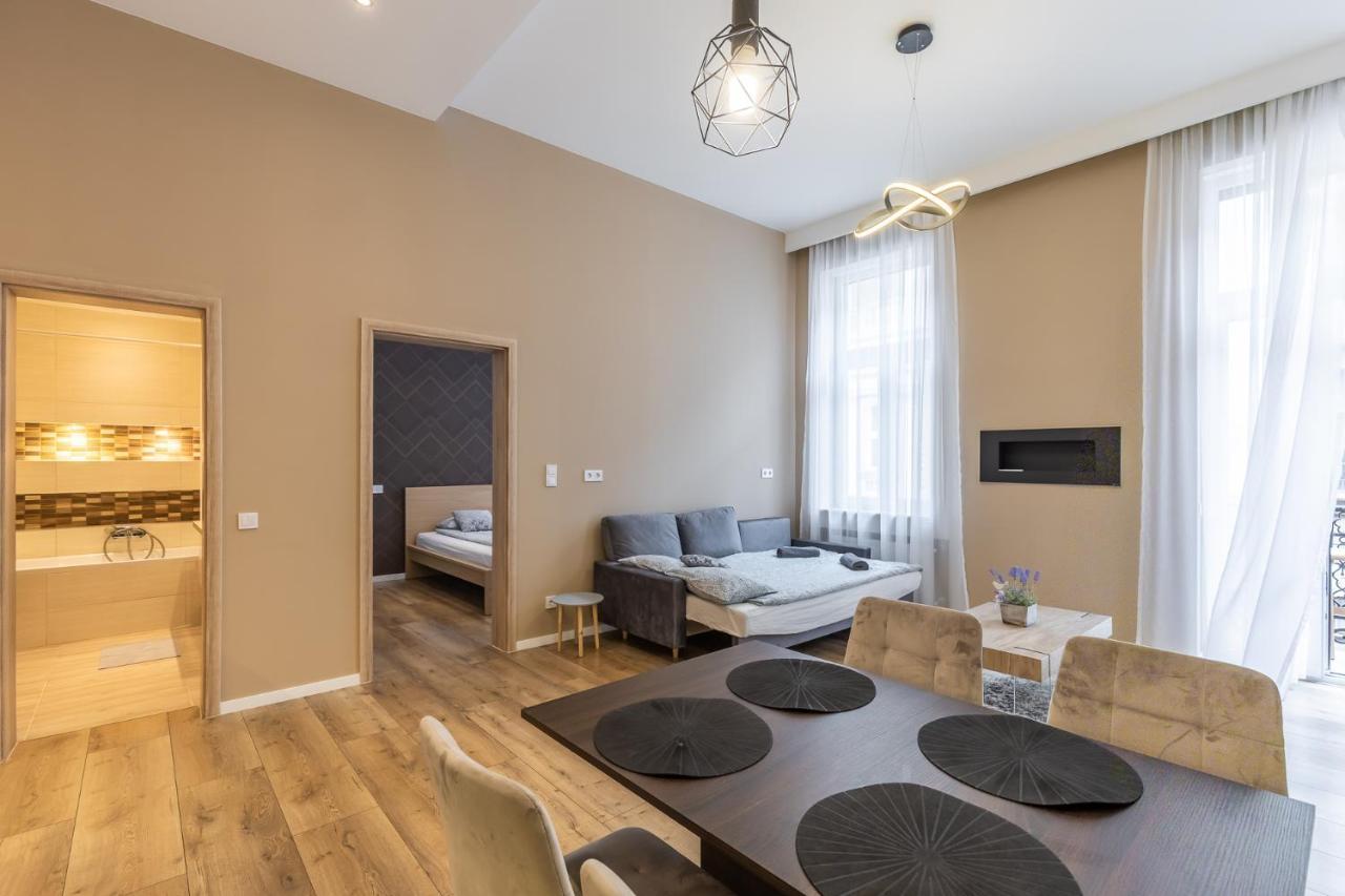 Csengery Deluxe Home With Balcony Budapest Eksteriør billede