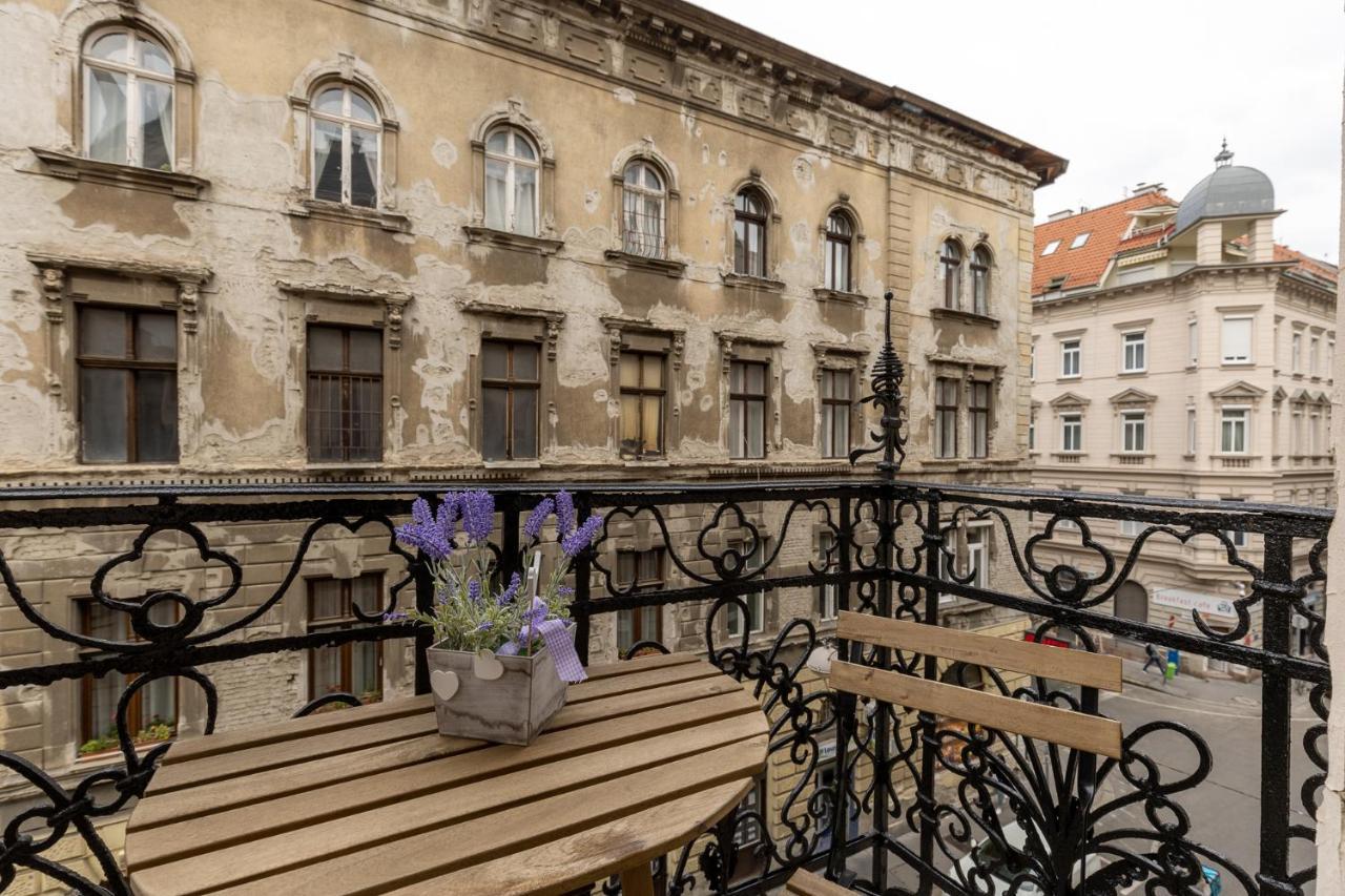 Csengery Deluxe Home With Balcony Budapest Eksteriør billede